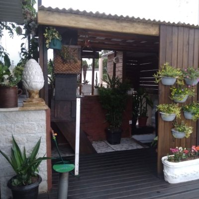 Casa Residencial com 100m², 2 quartos, 1 garagem, no bairro São João Do Rio Vermelho em Florianópolis