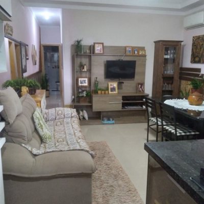 Casa Residencial com 100m², 2 quartos, 1 garagem, no bairro São João Do Rio Vermelho em Florianópolis