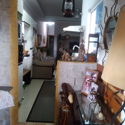 Casa Residencial com 100m², 2 quartos, 1 garagem, no bairro São João Do Rio Vermelho em Florianópolis