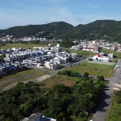 Casa Residencial com 97m², 2 quartos, 2 suítes, 10 garagens, no bairro Ribeirão da Ilha em Florianópolis