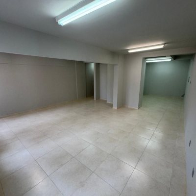 Sala com 59m², no bairro Centro em Florianópolis