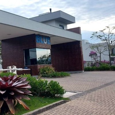 Casa em Condomínio com 216m², 3 quartos, 1 suíte, 2 garagens, no bairro Beira Rio em Biguaçu