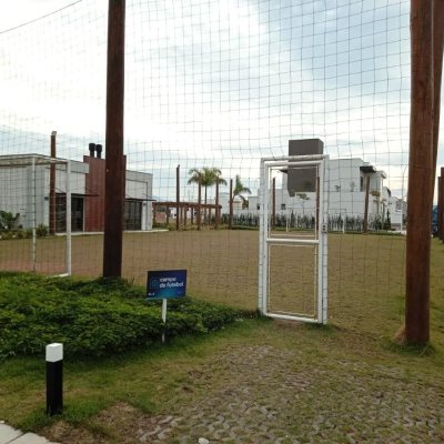 Casa em Condomínio com 216m², 3 quartos, 1 suíte, 2 garagens, no bairro Beira Rio em Biguaçu