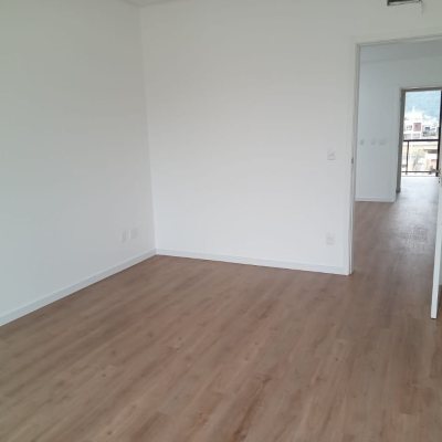 Casa em Condomínio com 216m², 3 quartos, 1 suíte, 2 garagens, no bairro Beira Rio em Biguaçu