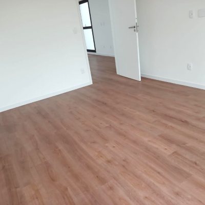 Casa em Condomínio com 216m², 3 quartos, 1 suíte, 2 garagens, no bairro Beira Rio em Biguaçu