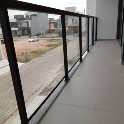 Casa em Condomínio com 216m², 3 quartos, 1 suíte, 2 garagens, no bairro Beira Rio em Biguaçu