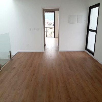 Casa em Condomínio com 216m², 3 quartos, 1 suíte, 2 garagens, no bairro Beira Rio em Biguaçu