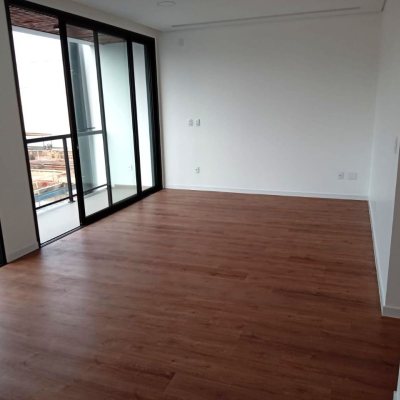 Casa em Condomínio com 216m², 3 quartos, 1 suíte, 2 garagens, no bairro Beira Rio em Biguaçu