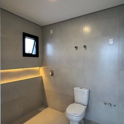 Casa em Condomínio com 216m², 3 quartos, 1 suíte, 2 garagens, no bairro Beira Rio em Biguaçu