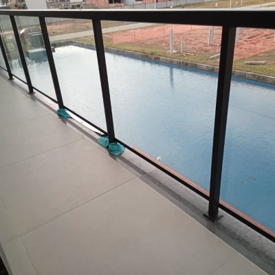 Casa em Condomínio com 216m², 3 quartos, 1 suíte, 2 garagens, no bairro Beira Rio em Biguaçu