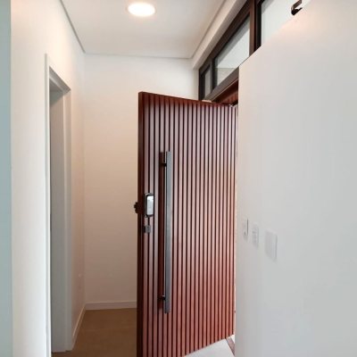 Casa em Condomínio com 216m², 3 quartos, 1 suíte, 2 garagens, no bairro Beira Rio em Biguaçu