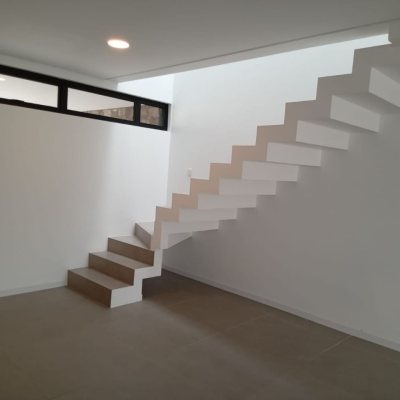 Casa em Condomínio com 216m², 3 quartos, 1 suíte, 2 garagens, no bairro Beira Rio em Biguaçu