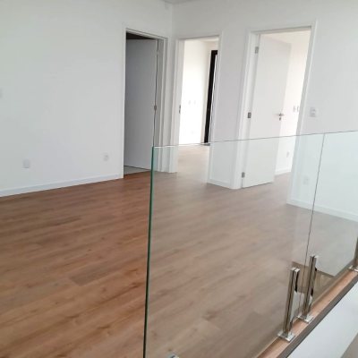 Casa em Condomínio com 216m², 3 quartos, 1 suíte, 2 garagens, no bairro Beira Rio em Biguaçu