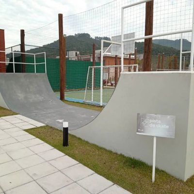 Casa em Condomínio com 216m², 3 quartos, 1 suíte, 2 garagens, no bairro Beira Rio em Biguaçu