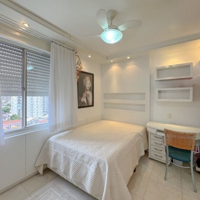 Apartamentos com 211m², 4 quartos (sendo 3 suítes), 2 garagens, no bairro Centro em Florianópolis