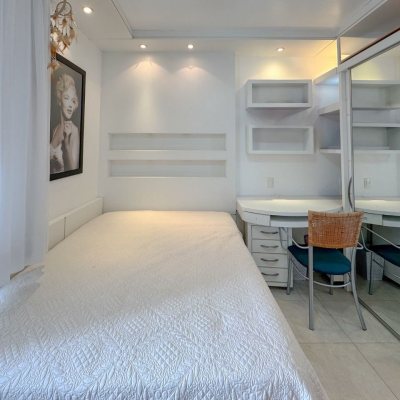Apartamentos com 211m², 4 quartos (sendo 3 suítes), 2 garagens, no bairro Centro em Florianópolis