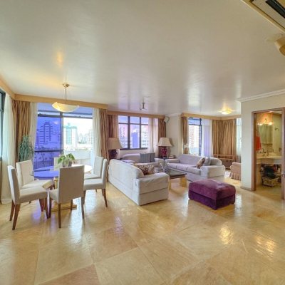 Apartamentos com 211m², 4 quartos (sendo 3 suítes), 2 garagens, no bairro Centro em Florianópolis
