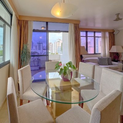 Apartamentos com 211m², 4 quartos (sendo 3 suítes), 2 garagens, no bairro Centro em Florianópolis