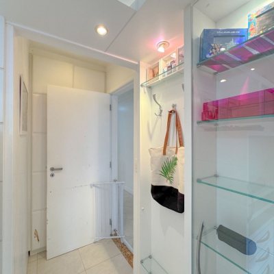 Apartamentos com 211m², 4 quartos (sendo 3 suítes), 2 garagens, no bairro Centro em Florianópolis
