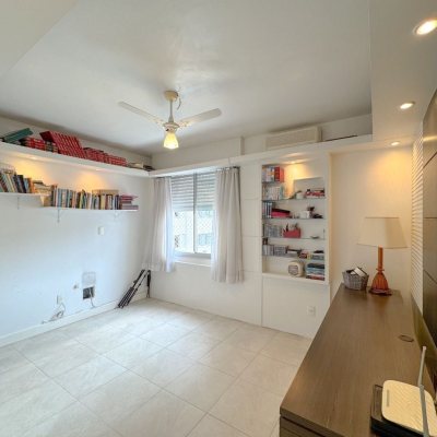 Apartamentos com 211m², 4 quartos (sendo 3 suítes), 2 garagens, no bairro Centro em Florianópolis