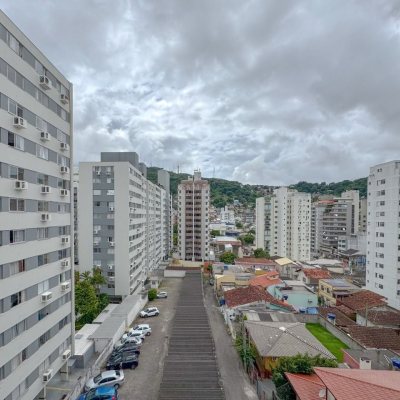 Apartamentos com 211m², 4 quartos (sendo 3 suítes), 2 garagens, no bairro Centro em Florianópolis