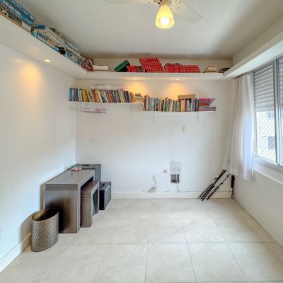 Apartamentos com 211m², 4 quartos (sendo 3 suítes), 2 garagens, no bairro Centro em Florianópolis