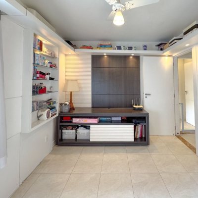 Apartamentos com 211m², 4 quartos (sendo 3 suítes), 2 garagens, no bairro Centro em Florianópolis
