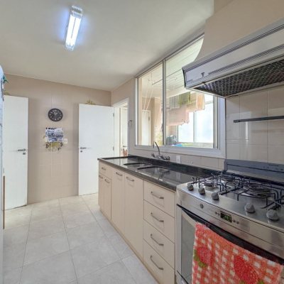 Apartamentos com 211m², 4 quartos (sendo 3 suítes), 2 garagens, no bairro Centro em Florianópolis