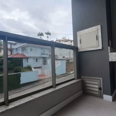 Apartamentos com 72m², 3 quartos, 1 suíte, 1 garagem, no bairro Carvoeira em Florianópolis