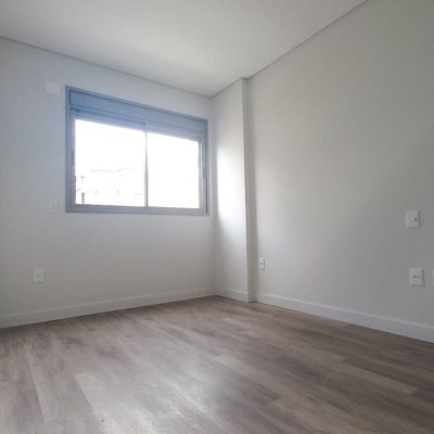 Apartamentos com 72m², 3 quartos, 1 suíte, 1 garagem, no bairro Carvoeira em Florianópolis
