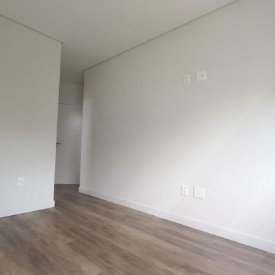 Apartamentos com 72m², 3 quartos, 1 suíte, 1 garagem, no bairro Carvoeira em Florianópolis