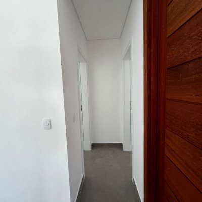 Casa em Condomínio com 220m², 4 quartos, 4 suítes, 2 garagens, no bairro Cachoeira Do Bom Jesus em Florianópolis