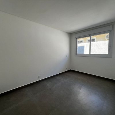 Casa em Condomínio com 220m², 4 quartos, 4 suítes, 2 garagens, no bairro Cachoeira Do Bom Jesus em Florianópolis