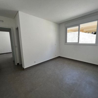 Casa em Condomínio com 220m², 4 quartos, 4 suítes, 2 garagens, no bairro Cachoeira Do Bom Jesus em Florianópolis