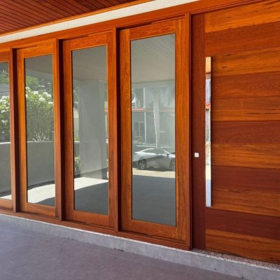 Casa em Condomínio com 220m², 4 quartos, 4 suítes, 2 garagens, no bairro Cachoeira Do Bom Jesus em Florianópolis