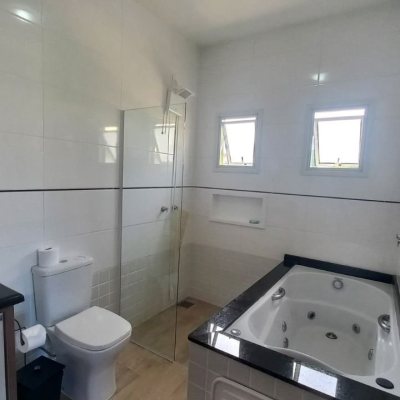 Casa em Condomínio com 214m², 4 quartos, 1 suíte, 3 garagens, no bairro Campeche em Florianópolis