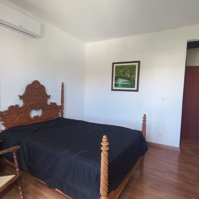 Casa em Condomínio com 214m², 4 quartos, 1 suíte, 3 garagens, no bairro Campeche em Florianópolis