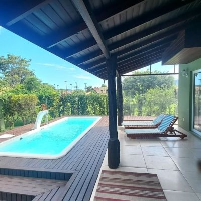 Casa em Condomínio com 214m², 4 quartos, 1 suíte, 3 garagens, no bairro Campeche em Florianópolis