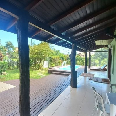 Casa em Condomínio com 214m², 4 quartos, 1 suíte, 3 garagens, no bairro Campeche em Florianópolis