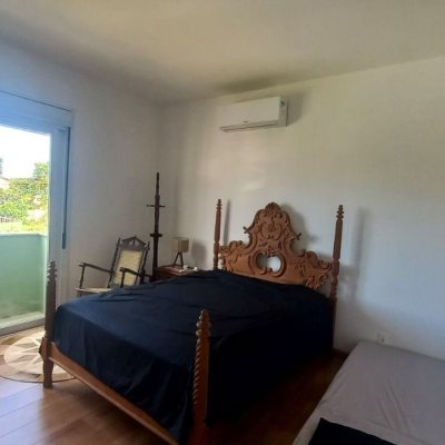 Casa em Condomínio com 214m², 4 quartos, 1 suíte, 3 garagens, no bairro Campeche em Florianópolis