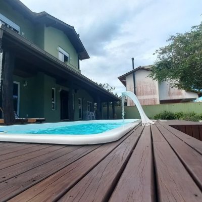 Casa em Condomínio com 214m², 4 quartos, 1 suíte, 3 garagens, no bairro Campeche em Florianópolis