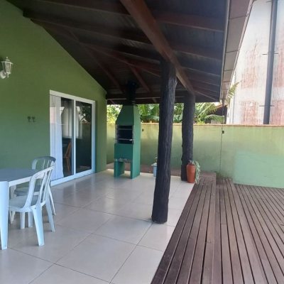 Casa em Condomínio com 214m², 4 quartos, 1 suíte, 3 garagens, no bairro Campeche em Florianópolis
