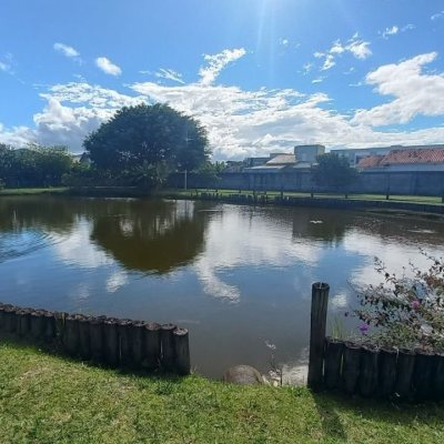 Casa em Condomínio com 214m², 4 quartos, 1 suíte, 3 garagens, no bairro Campeche em Florianópolis