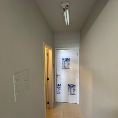 Sala com 25m², no bairro Centro em Florianópolis