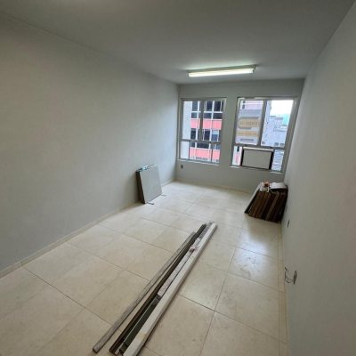 Sala com 25m², no bairro Centro em Florianópolis