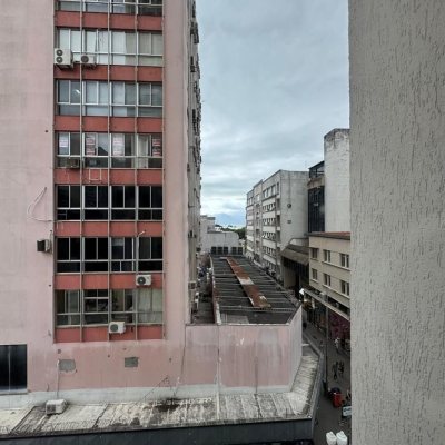 Sala com 25m², no bairro Centro em Florianópolis