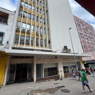 Sala com 25m², no bairro Centro em Florianópolis