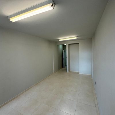 Sala com 25m², no bairro Centro em Florianópolis