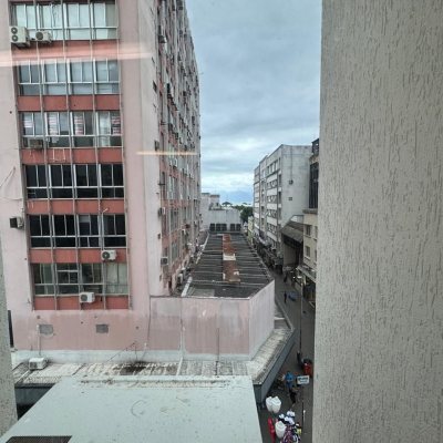 Sala com 25m², no bairro Centro em Florianópolis