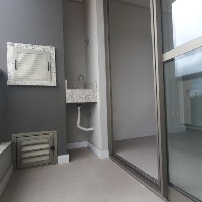 Apartamentos com 76m², 3 quartos, 1 suíte, 1 garagem, no bairro Carvoeira em Florianópolis